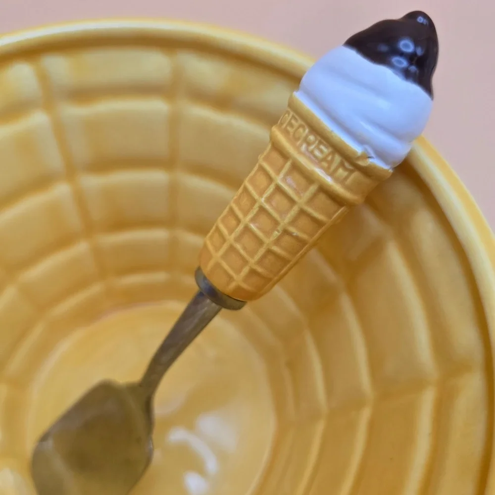 Vintage 1986 FTD Waffle Cone Ice Cream Bowl and Spoon Set Made in Japan Yellow